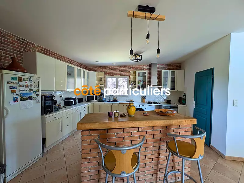 Maison, 166 m²