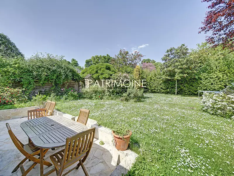 Maison, 240 m²
