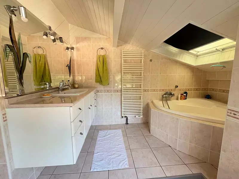 Maison, 210 m²