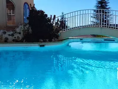Maison, 1 600 m²