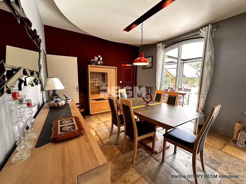 Maison, 250 m²