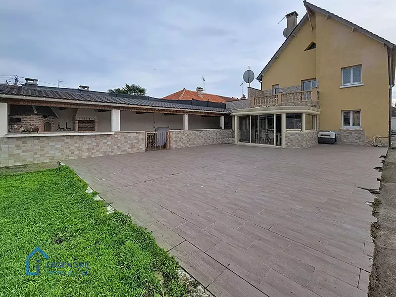 Maison, 270 m²