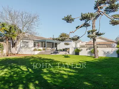 Maison, 300 m²