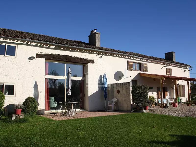 Maison, 239 m²