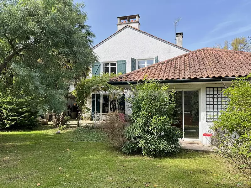 Maison, 215 m²