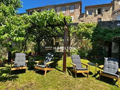 Maison, 211 m²