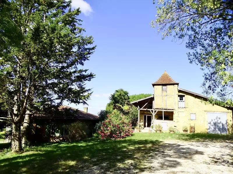 Maison, 240 m²