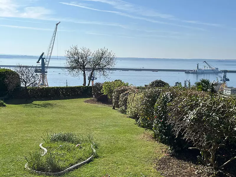 Maison, 166 m²
