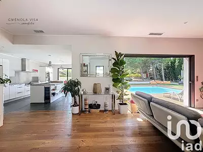 Maison, 260 m²