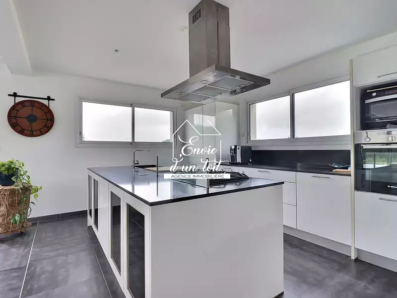 Maison, 218 m²