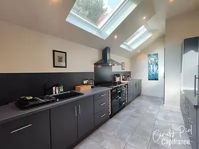 Maison, 256 m²
