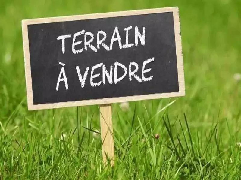 Terrain, 883 m²