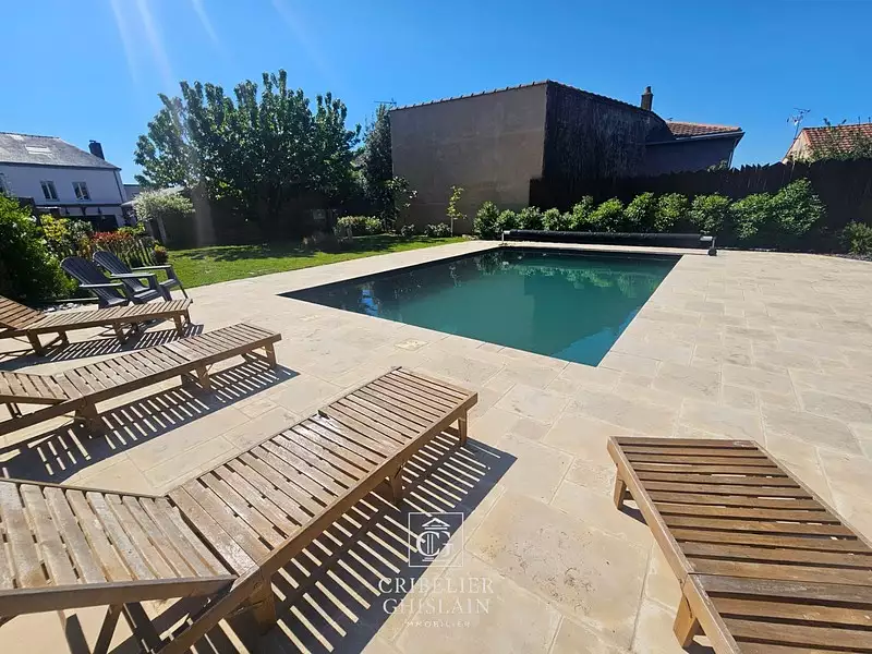 Maison, 250 m²