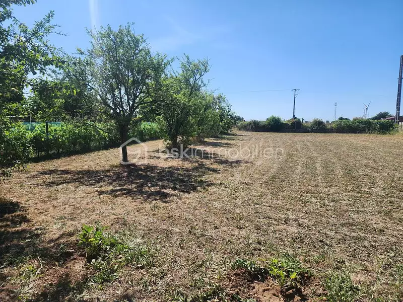 Terrain, 822 m²