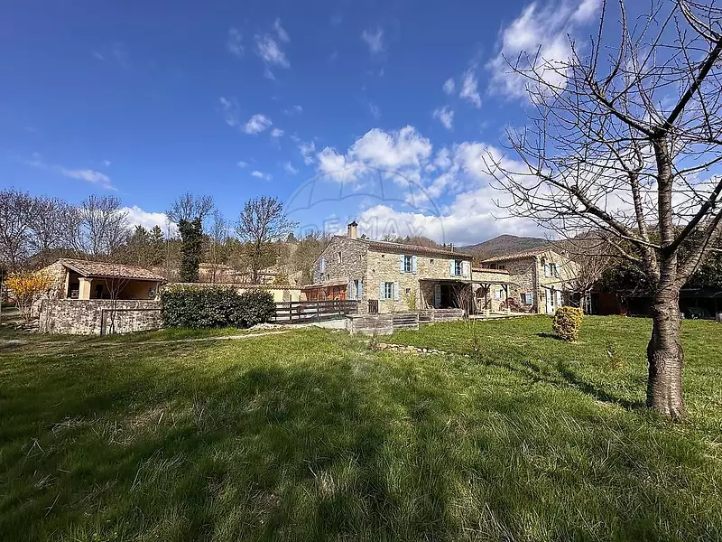 Maison, 233 m²