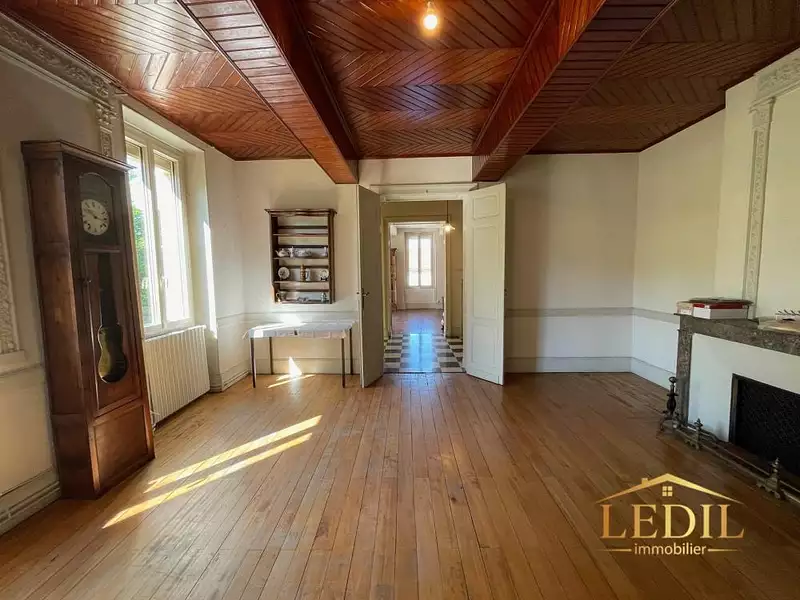 Maison, 196 m²