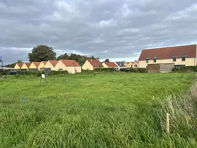 Terrain, 1 090 m²