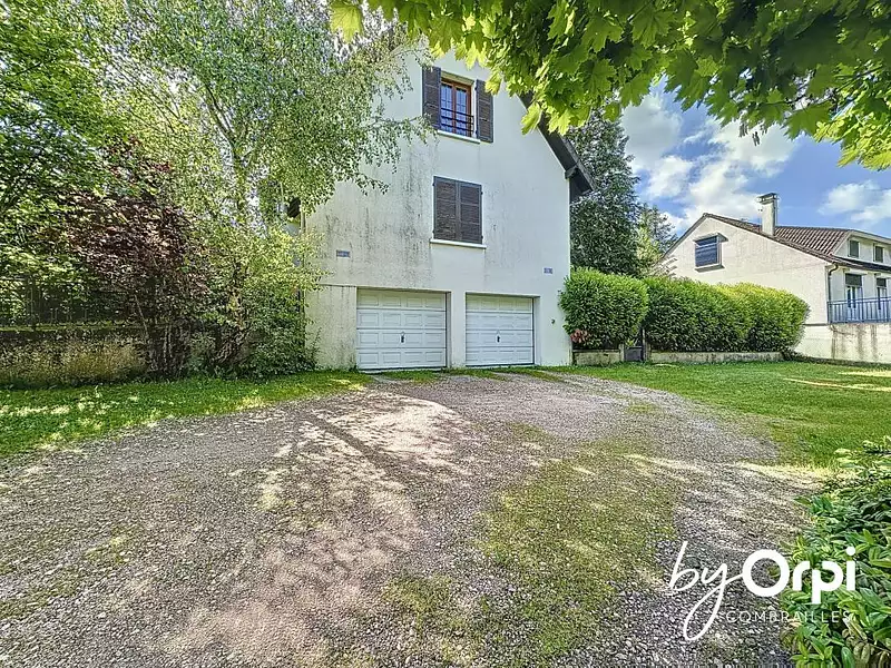 Maison, 319 m²