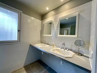 Maison, 242,5 m²