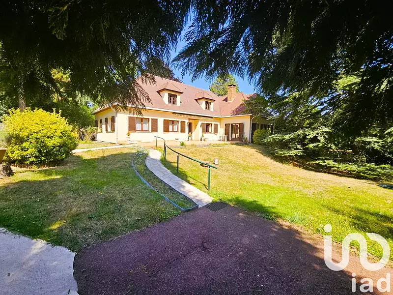 Maison, 225 m²