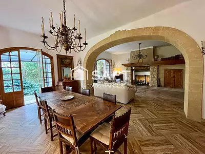 Maison, 281 m²
