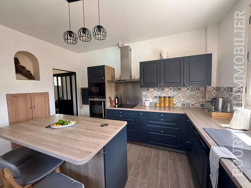 Maison, 251 m²