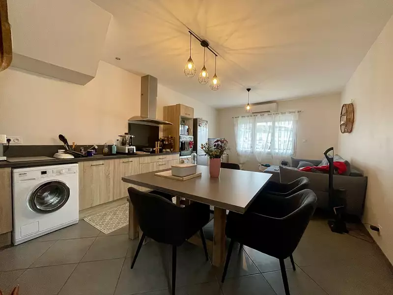 Immeuble, 198 m²