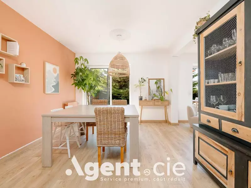 Maison, 155 m²