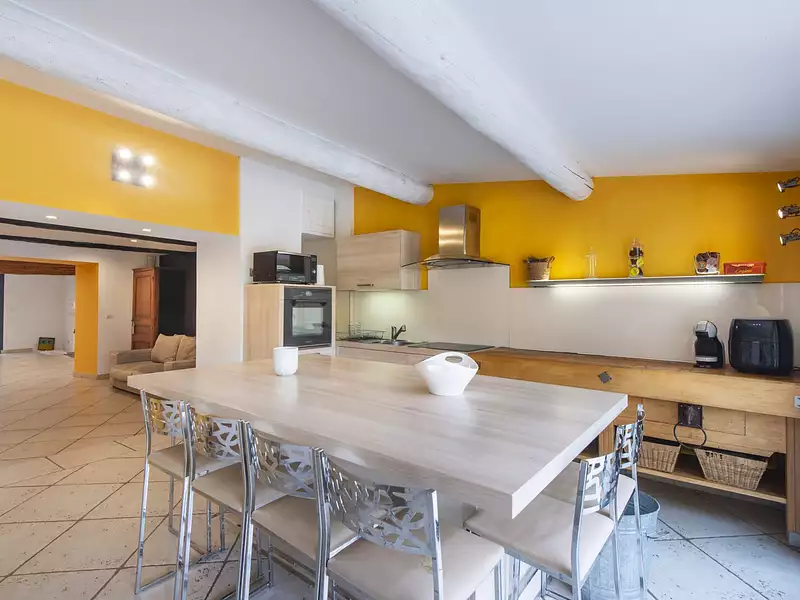 Maison, 240 m²