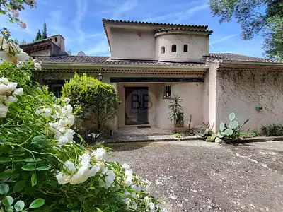 Maison, 180 m²