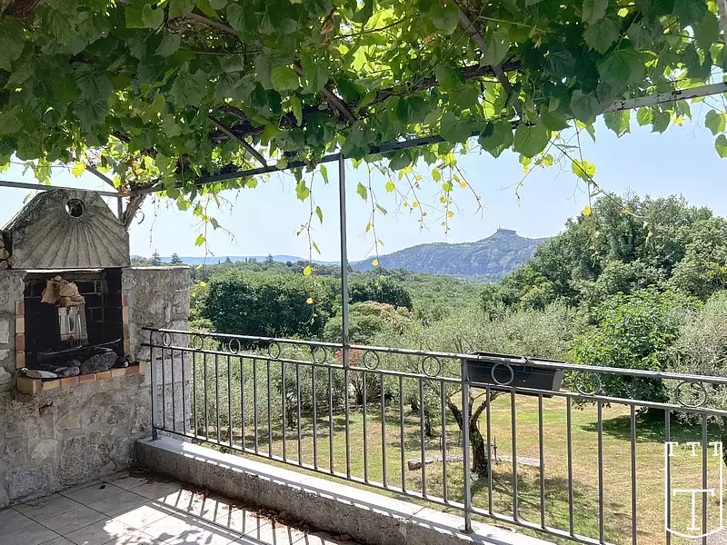 Maison, 640 m²