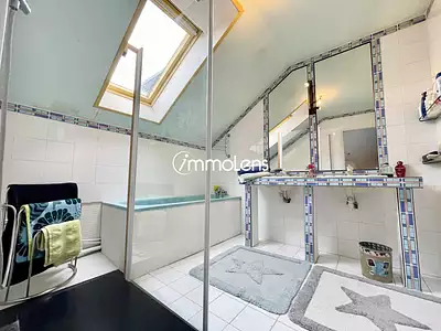 Maison, 319 m²