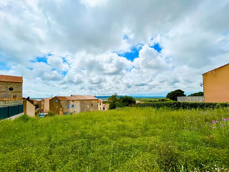 Terrain, 689 m²