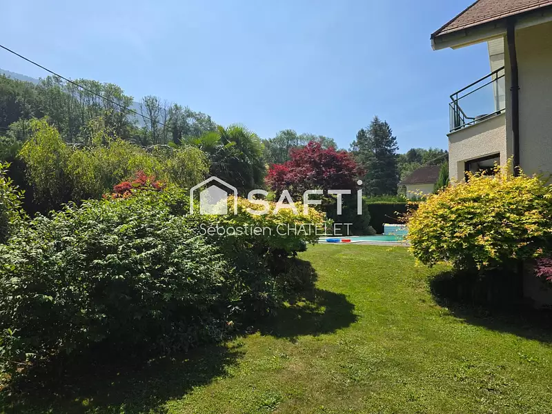 Maison, 258 m²