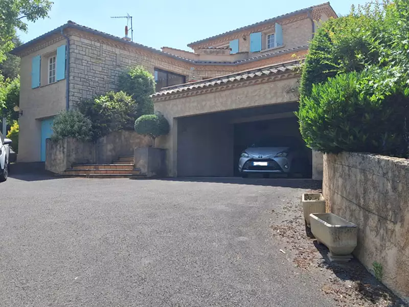 Maison, 235 m²