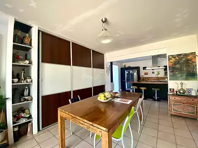 Maison, 218,66 m²