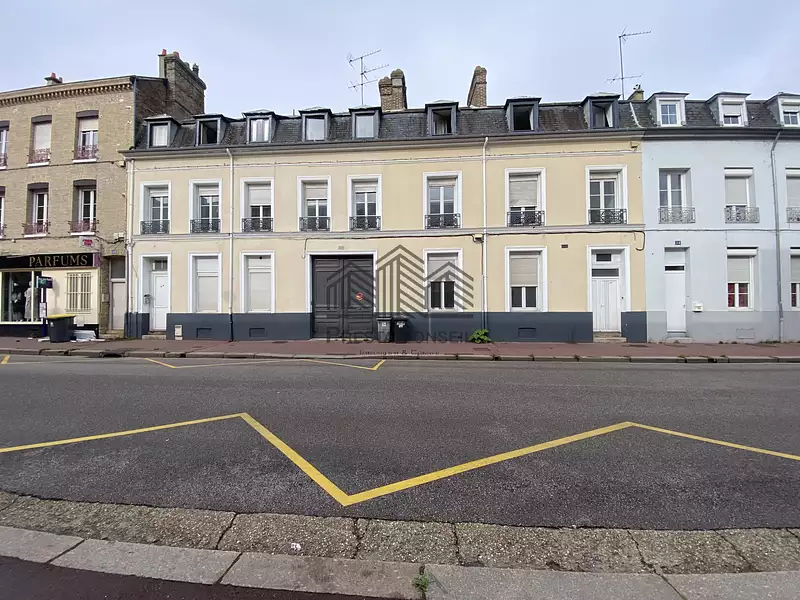 Immeuble, 235,15 m²