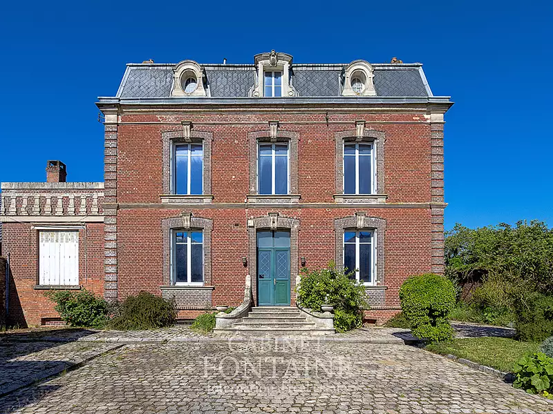Maison, 281 m²