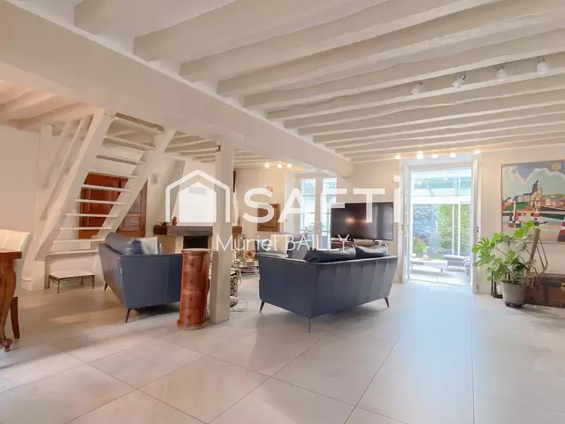 Maison, 246 m²