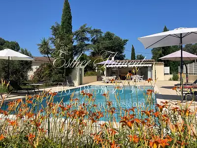 Maison, 242 m²