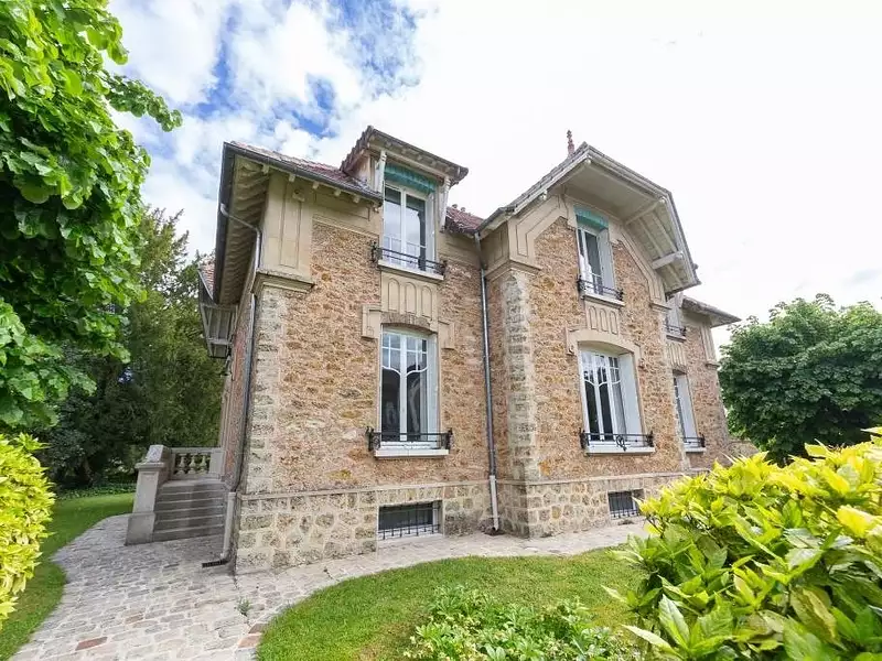 Maison, 266 m²