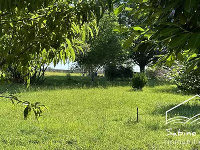 Terrain, 1 800 m²