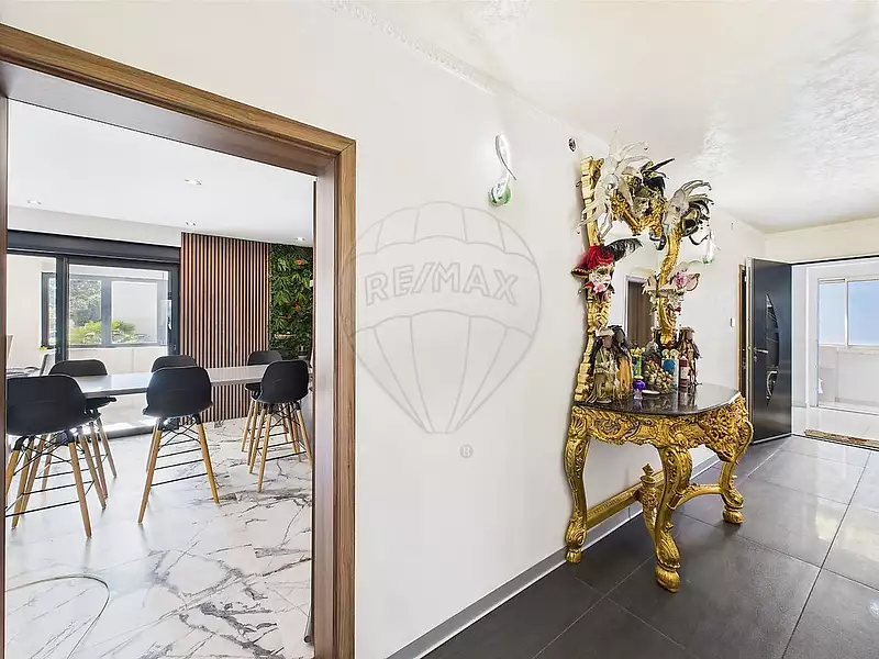 Maison, 255 m²
