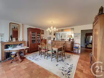 Maison, 255,6 m²