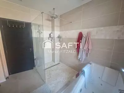 Maison, 162 m²