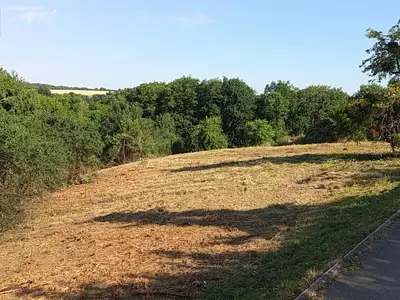 Terrain, 2 740 m²