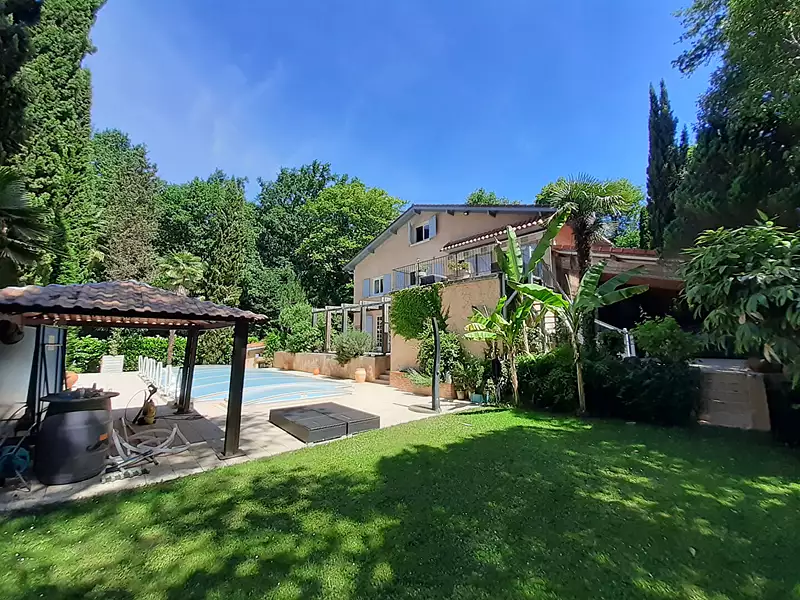 Maison, 215 m²