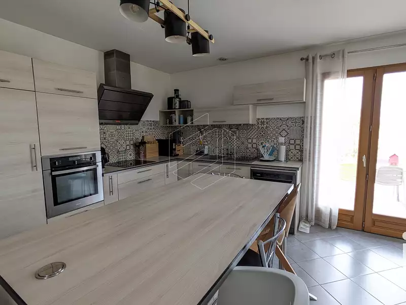 Maison, 99 m²