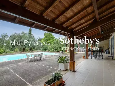 Maison, 307 m²