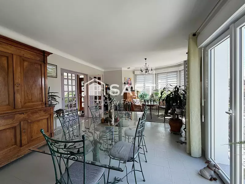 Maison, 168 m²
